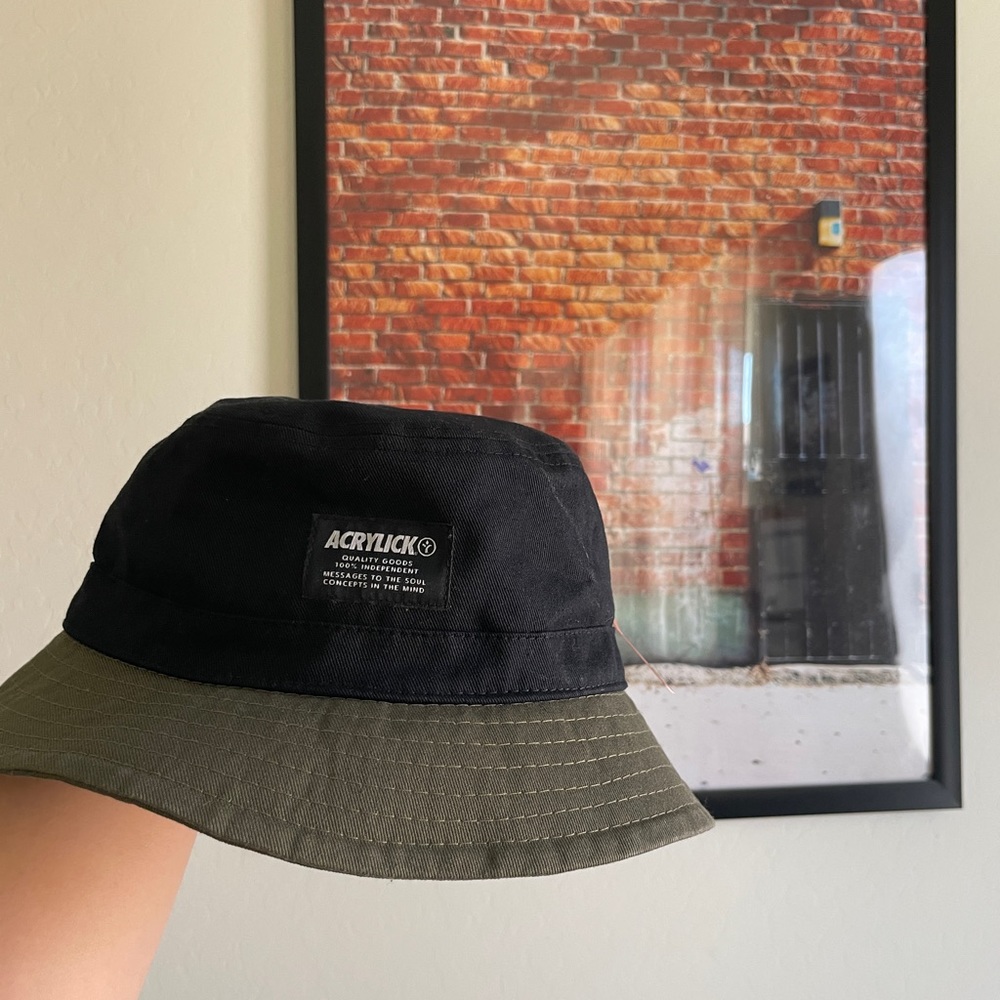 ACRYLICK | Black and Green Bucket Hat - unisex